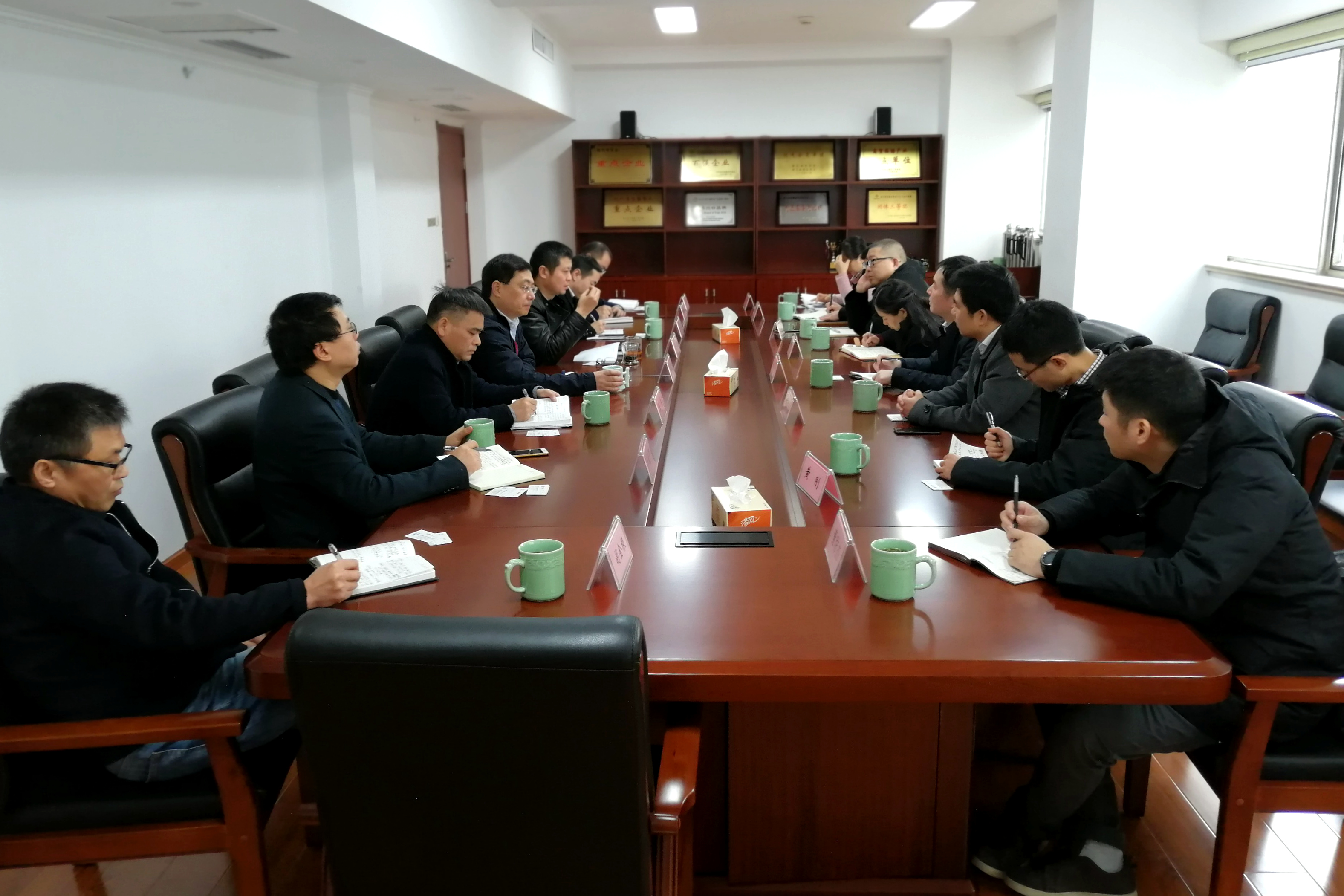 安吉县杜尉栋副县长一行到访米兰·网站在线官网-米兰(中国)商议茶苗扶贫事宜